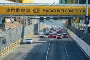 70周年与20周年的奇妙相遇 中国速度与世界赛车的巅峰对话
