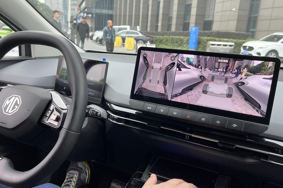 试驾MG4 EV,精准驾控不像是十万级车,颜值同级还有谁?