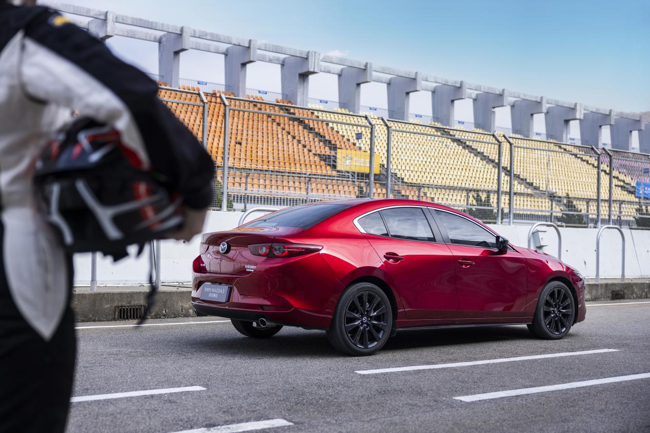 “最美弯道王”次世代MAZDA3昂克赛拉“尽擎”驰骋珠海赛道