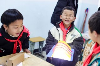 “原来科学这么好玩”——上汽大众STEM课程助力乡村科学教育