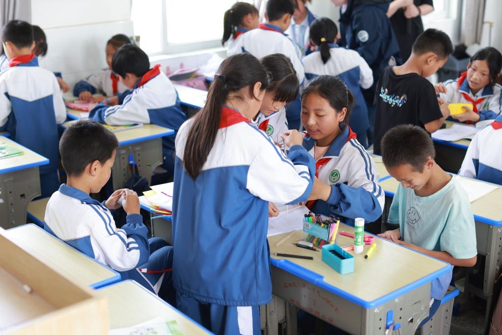 “原来科学这么好玩”——上汽大众STEM课程助力乡村科学教育