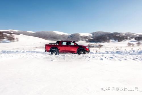 专业四驱+发烧级越野装备 与2023款越野炮一起驰骋冬日冰雪