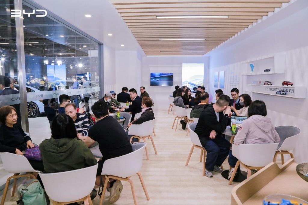 比亚迪携四款车型参加2023香港国际汽车博览