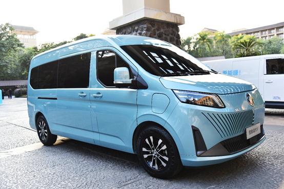 图雅诺大V荣获2023“轻客新品关注度之王”