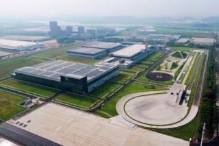 扩张版图立足全球市场，中国猛士走向世界