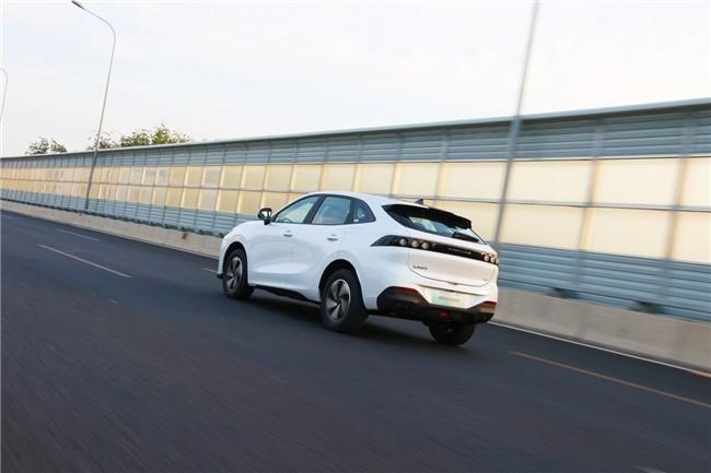 冬季选纯电SUV?风行雷霆410续航版消除续航困扰