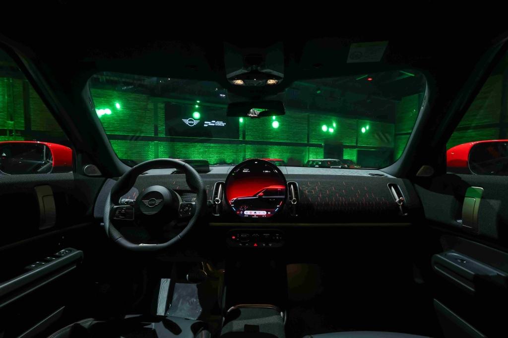 全新MINI JCW COUNTRYMAN上市开启MINI家族新征程