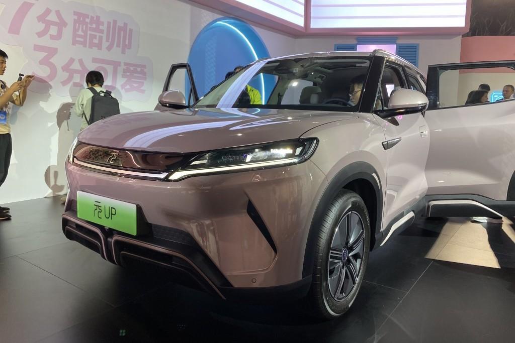 出手又是“王炸”,比亚迪元UP登场,续航401km年轻人的首选