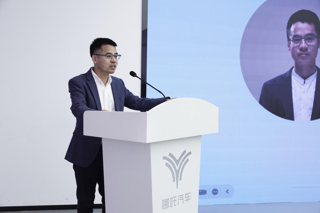 新能源汽车从“单兵突进”到“多业协同” 哪吒汽车全力推动“车能路云”融合发展