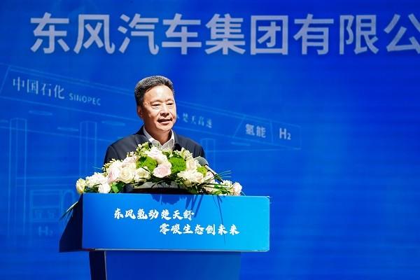 湖北首条氢能示范线启动,首批30台东风氢能重卡投入运营
