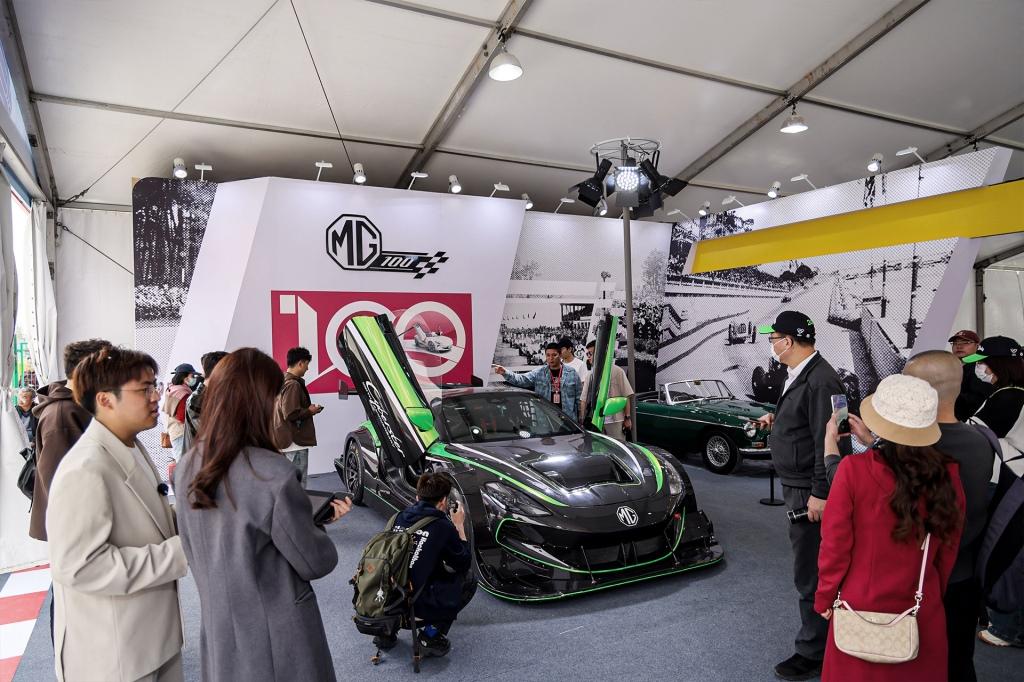 F1上海站重燃烽火 MG Cyberster限时快闪等你来撩!