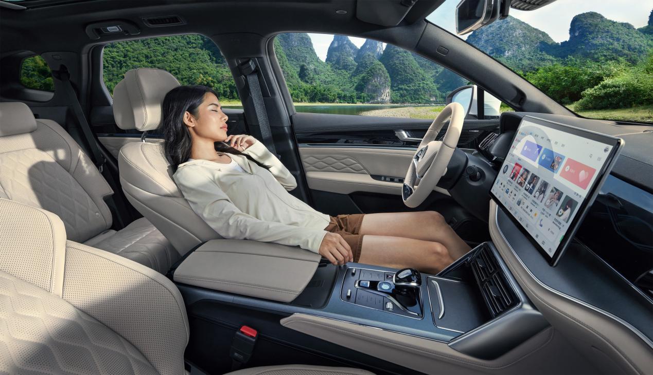 热销再加码!唐EV、唐DM-p双双推出荣耀版,起售价21.98万元