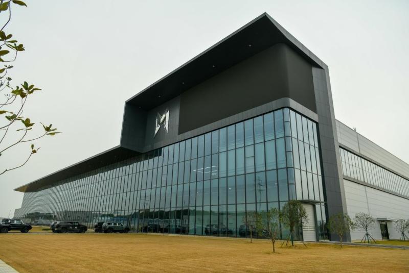 探索中国“智造”奥秘 欧洲媒体团走进东风猛士科技智慧园区