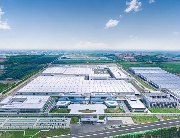 国宝品牌“212”复兴之路——北汽制造的情怀与创新的双重奏