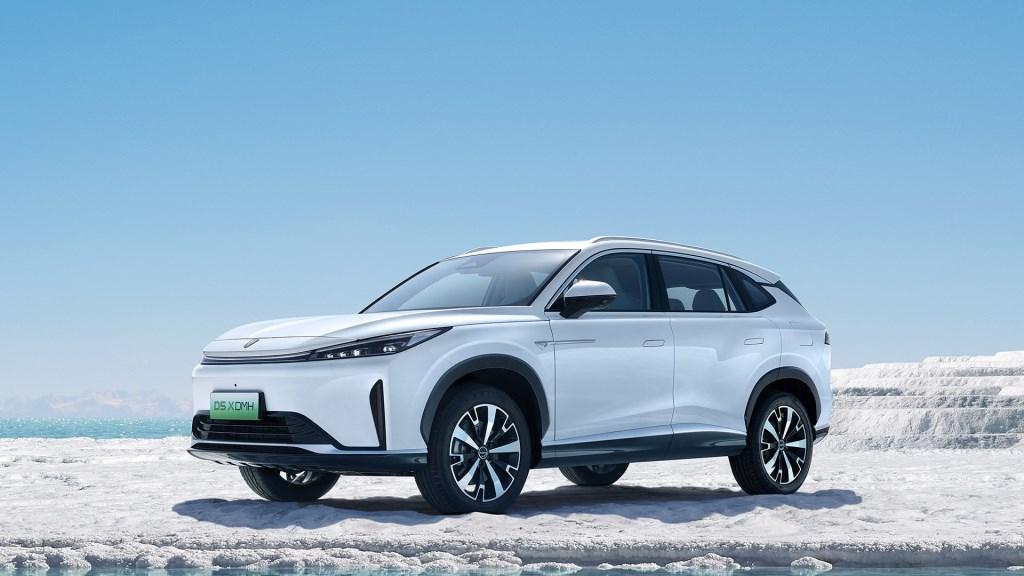 搭载1.5T DMH超级混动系统、真实综合续航超1621km,荣威D5X DMH上市