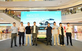 “入门即享长续航大动力”！荣威D5X DMH成都上市，限时权益价10.98万起