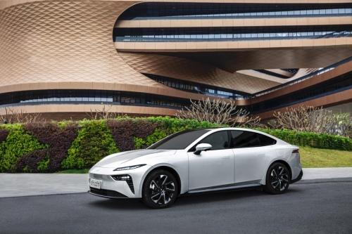 古今智慧交汇,东风奕派eπ007高价值新能源精品震撼登场
