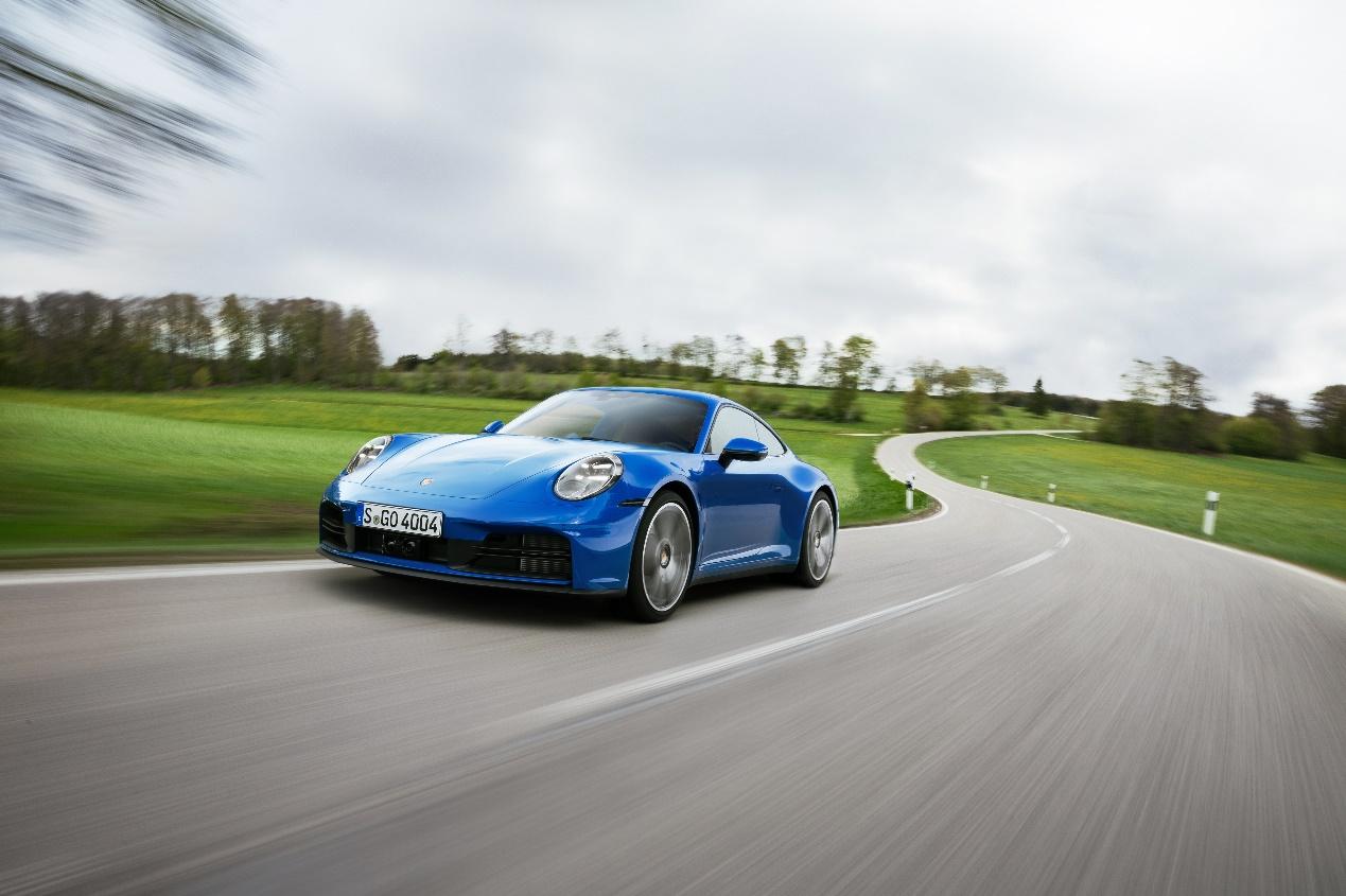 新款 911 Carrera GTS 和 911 Carrera 保时捷历史上首款量产混合动力911全球首秀
