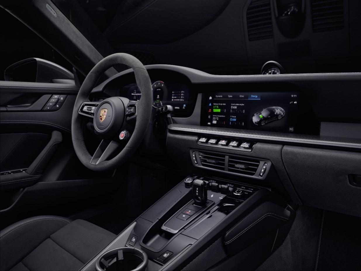 新款 911 Carrera GTS 和 911 Carrera 保时捷历史上首款量产混合动力911全球首秀