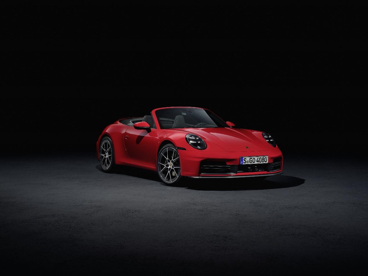 新款 911 Carrera GTS 和 911 Carrera 保时捷历史上首款量产混合动力911全球首秀