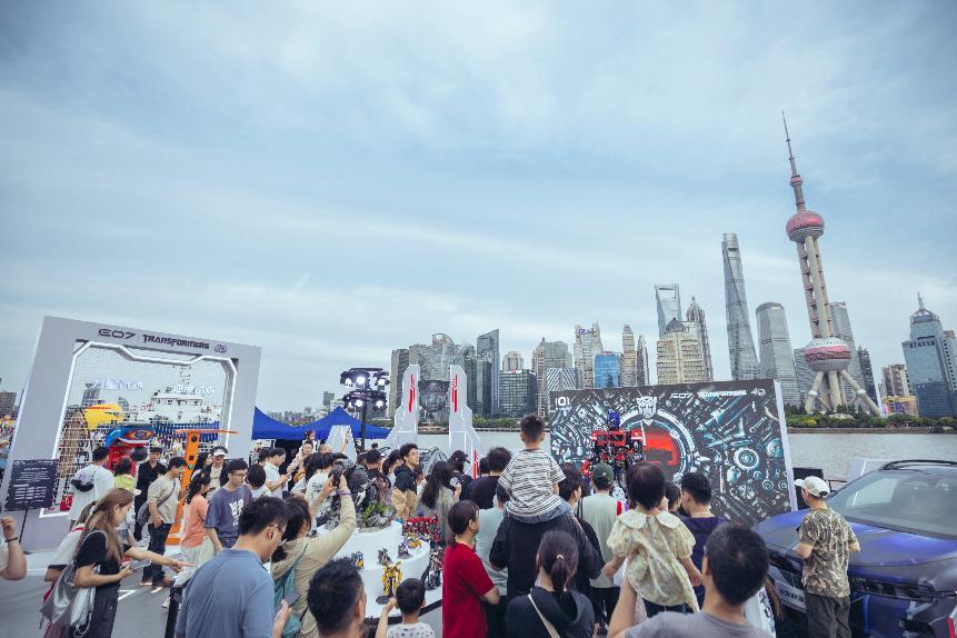 上海人的端午节被一场特别的展给刷屏了长安启源E07 X变形金刚 超级IN汉节,端午节“硬控”上海北外滩