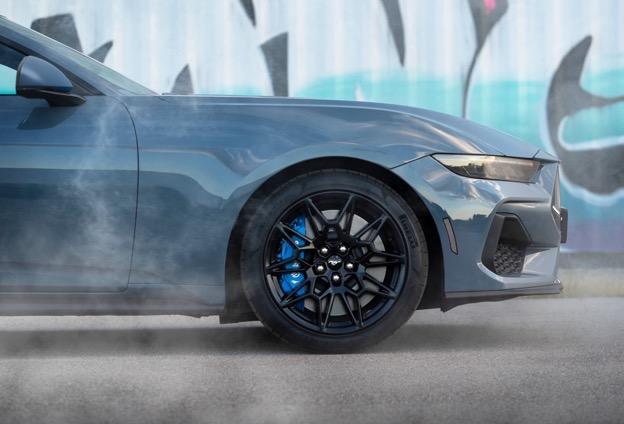 全新福特Mustang®敞篷运动版与硬顶性能版上市开售