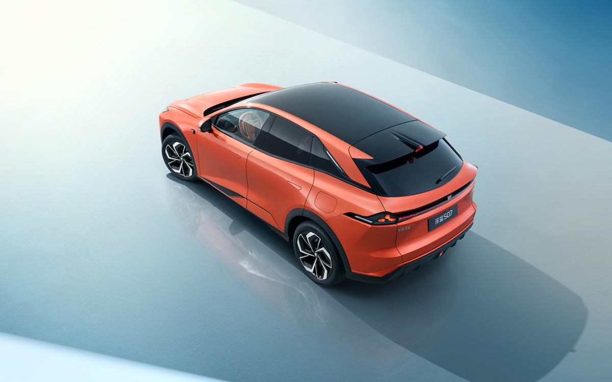 配备3C快充、华为乾坤智驾加持,深蓝S07让特斯拉model y汗颜