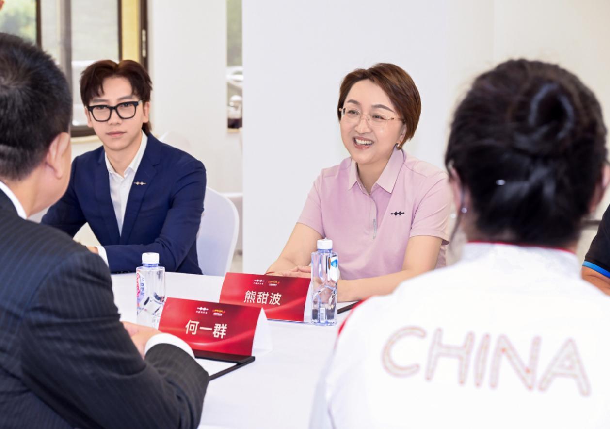 方程豹汽车全力护航中国国家举重队,冲刺巴黎,向世界豹发中国力量