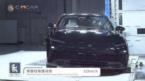 入门即享极致安全！东风奕派eπ007荣获C-NCAP五星安全认证