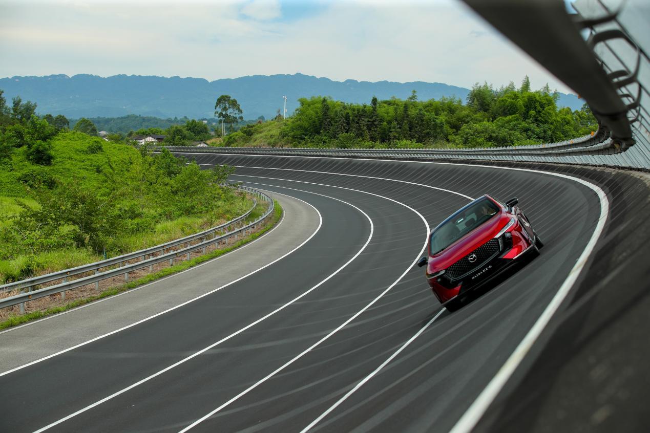 驾控更进阶 长安马自达MAZDA EZ-6树立合资新能源价值新标准