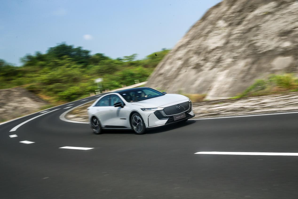 驾控更进阶 长安马自达MAZDA EZ-6树立合资新能源价值新标准