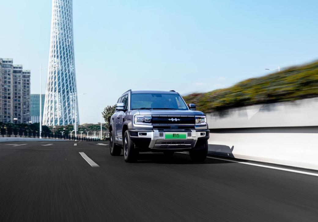 比亚迪方程豹品牌一周年焕新战略,豹5全新价格23.98万起
