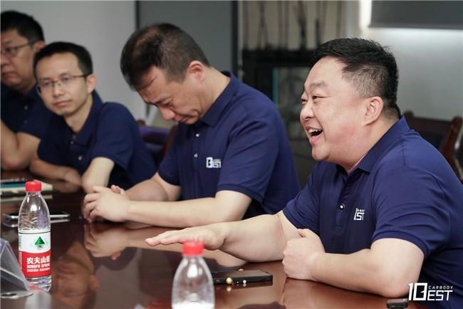 安全是最大的豪华!星海V9荣获2024十佳车身评选专家团高度认可