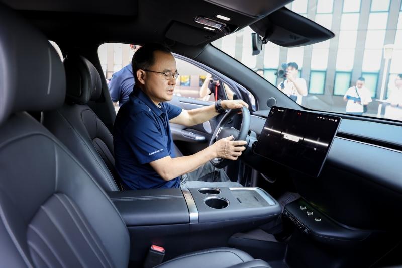这才是这才是真功夫!董事长亲测长安启源E07性能,高环最高时速235km/h真功夫!董事长亲测长安启源E07性能,高环最高时速235km/h