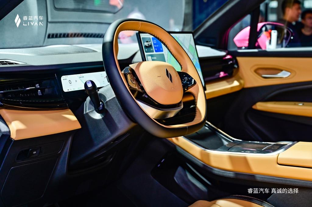 成都车展睿蓝汽车携5/6/7座全阵容闪耀登场！