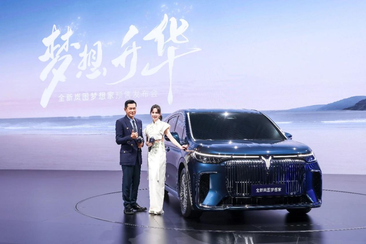 蓉城绽放花千树,东风汽车携“热辣猛料”震撼出击2024成都车展
