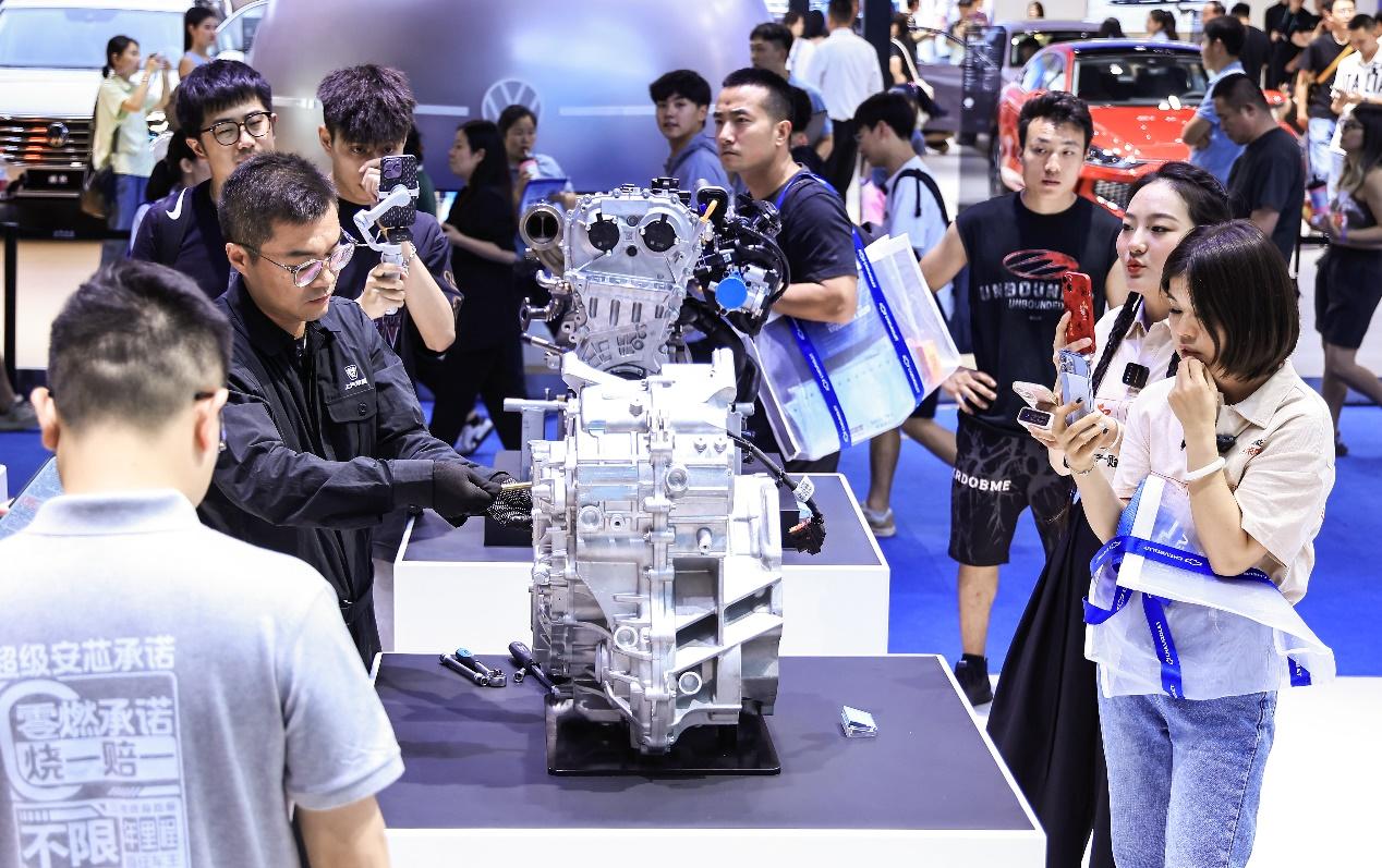 闪耀成都车展,上汽荣威、MG携多款车型重磅登场