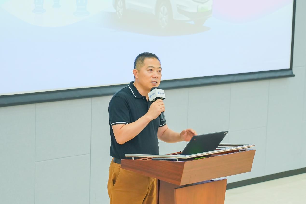 创新创富 共享共赢 吉利80v L亮相2024年道路客运创新与转型发展峰会