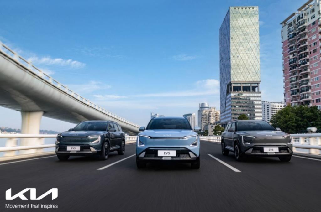 中山森那美启悦起亚专营店迎来100台EV5盛大交付