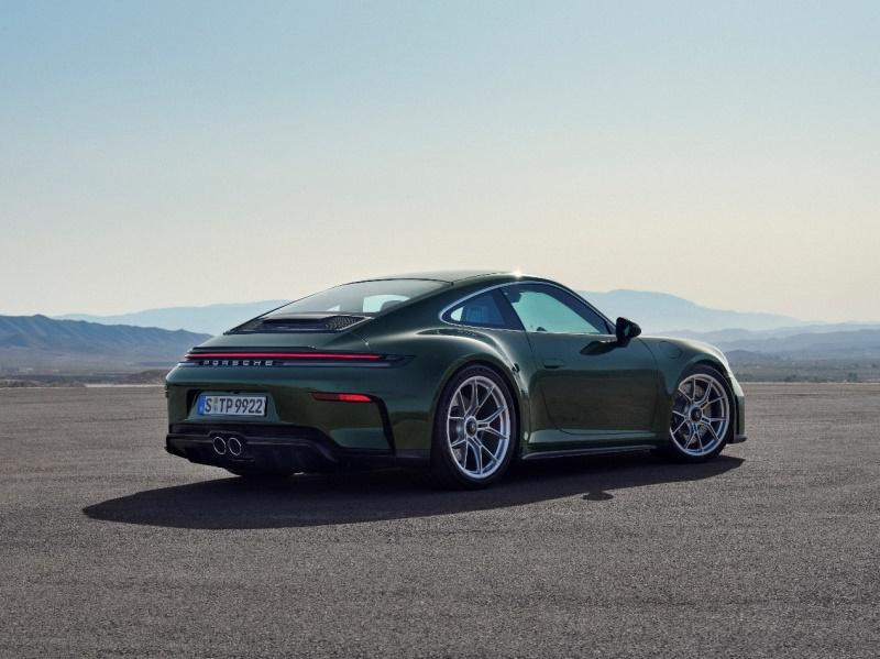 王者归来:中国市场同步引进新款911 GT3,并首次推出 911 GT3 旅行版