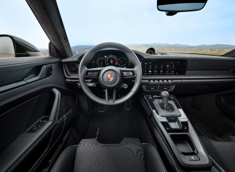 王者归来:中国市场同步引进新款911 GT3,并首次推出 911 GT3 旅行版