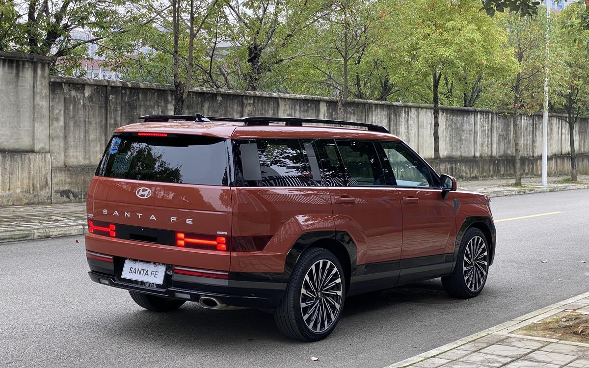硬派方盒子造型霸气，开着小惊喜不断！试驾第五代胜达