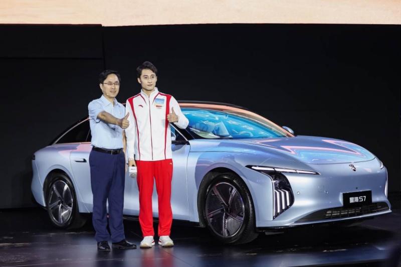 又甜又燃!星海S7为练俊杰花式庆生引爆全网
