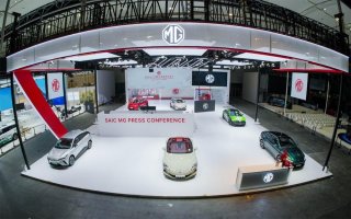 坚持燃油新能源双赛道发力，MG ES5&MG7 2025款亮相广州车展