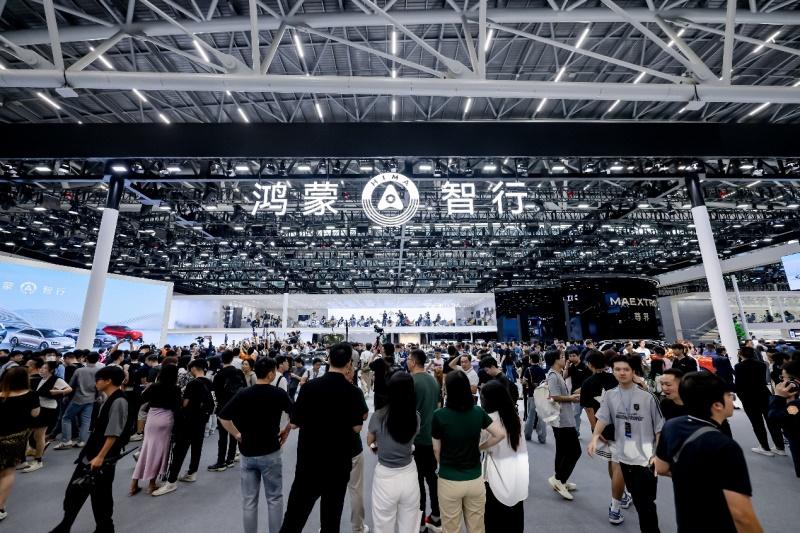 问界新M7续写销量神话,年度销量达17万稳坐新势力车型销冠