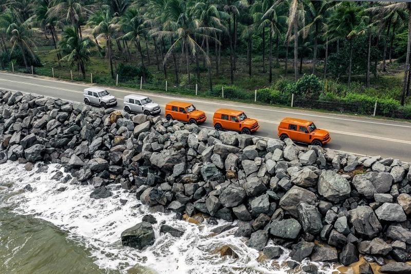 锁定2024年度最后爆款, iCAR V23首台量产车正式下线,全国门店陆续到车中