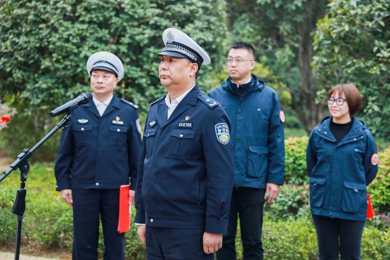 “文明交通 畅行武汉”东风猛士科技携手武汉经开区交通大队守护春节平安路