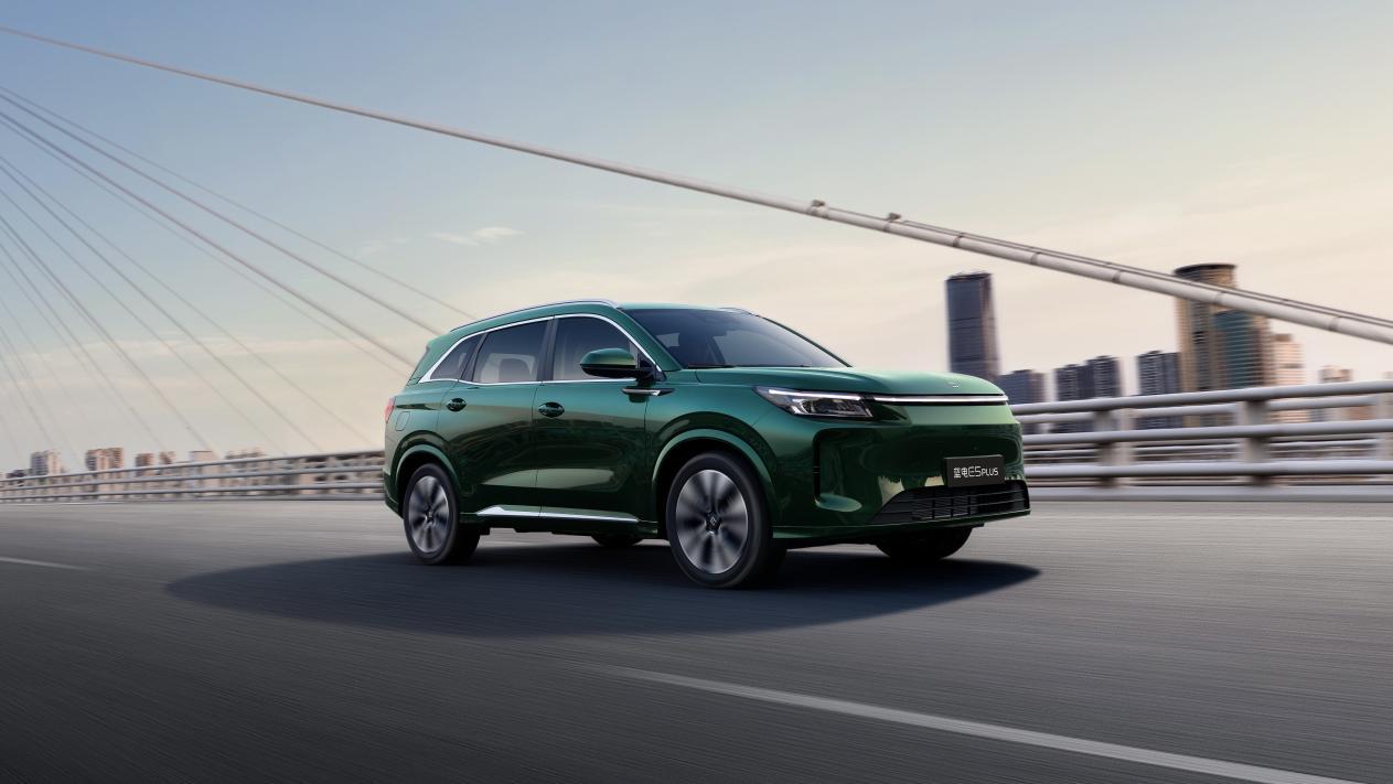 蓝电E5荣登2024新能源混动中型SUV年度质量榜第二,品质实力再获认可