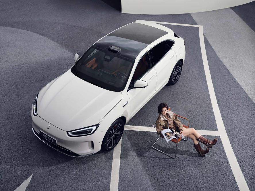天生出色,全能实力!问界新M5 Ultra实力领衔20万级智能SUV