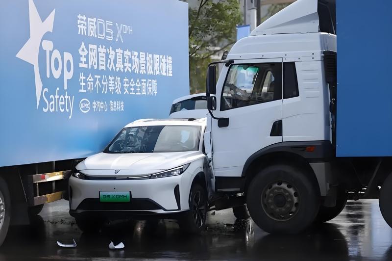 卷安全技术!上汽乘用车荣威飞凡、MG刷新中国车安全标准线